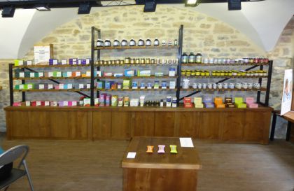 agencement-magasin-l‘essenciel-cuxac-d‘aude